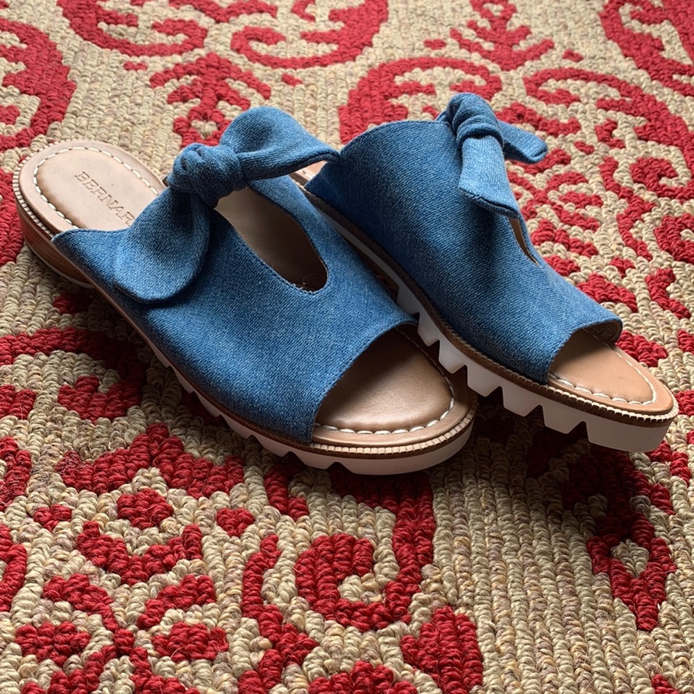 Bernardo Jean Sandals